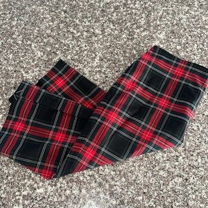 Plaid midi skirt with zipper on the side